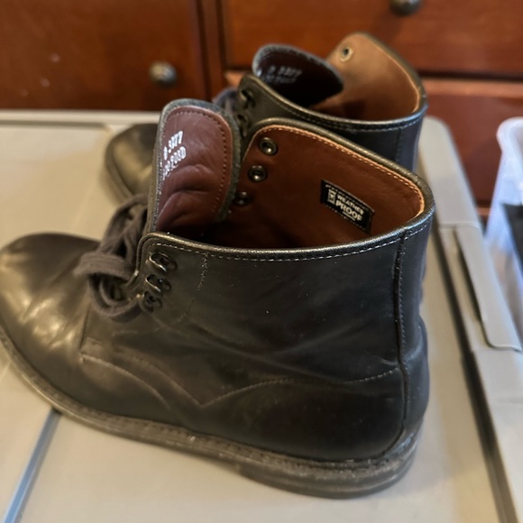 Black size 8 1/2 Allen Edmond boots - Picture 3 of 7